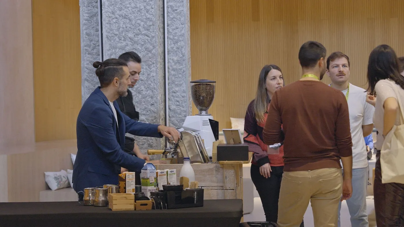 El café es lo último que organizas. Y lo primero que recuerdan.